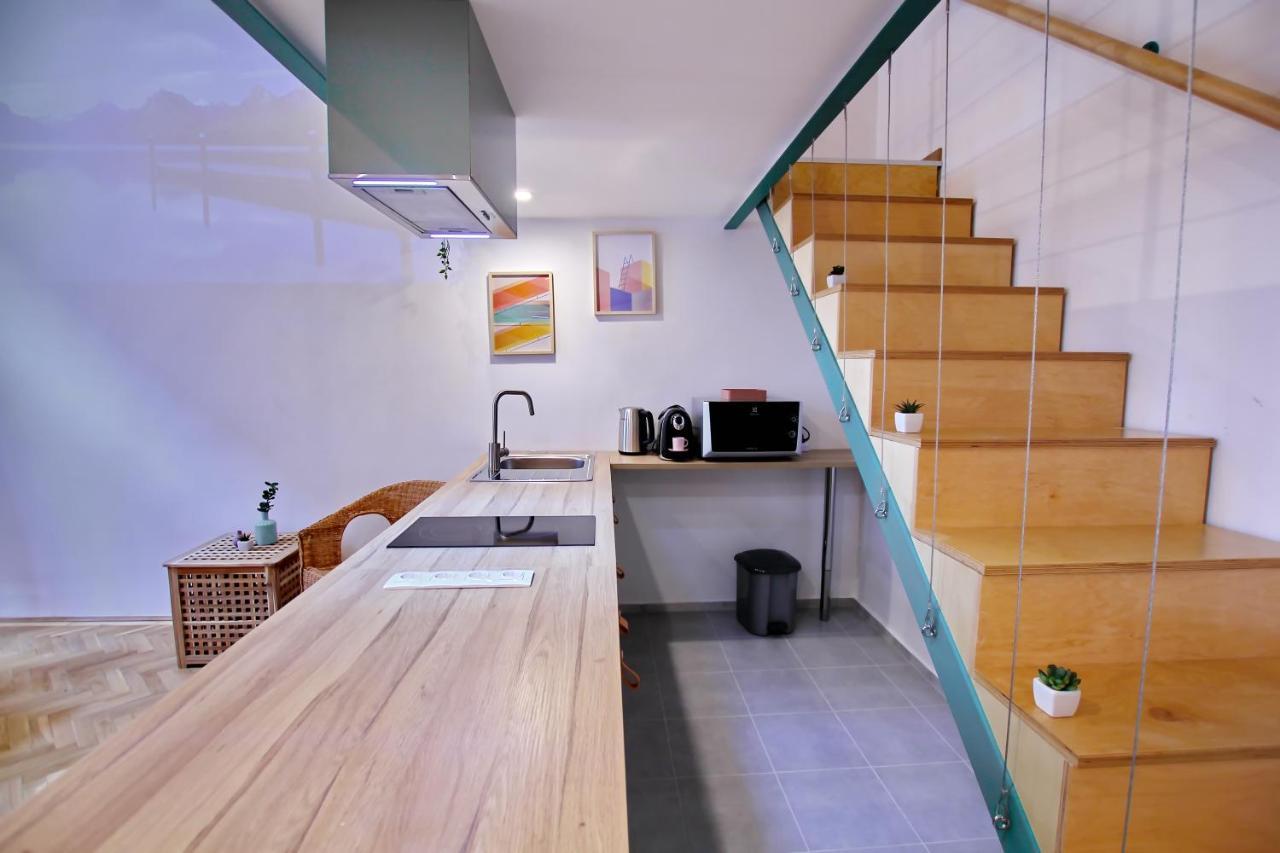 Apartment Awesome Downtown W Balcony & Free Private Parking Budapest